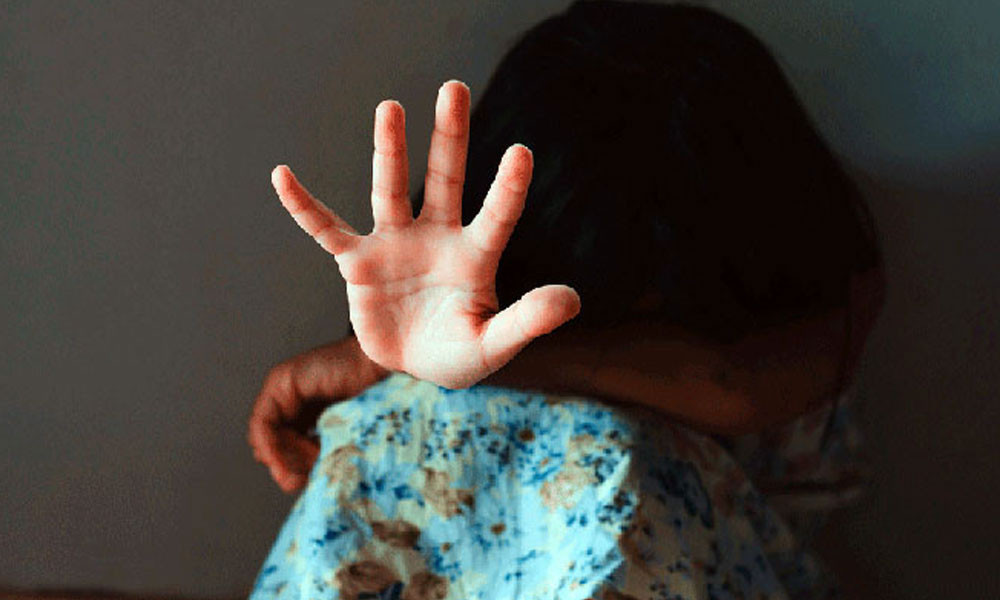 চট্টগ্রামে বাসে কিশোরীকে ধর্ষণ, চালক-হেলপার গ্রেপ্তার